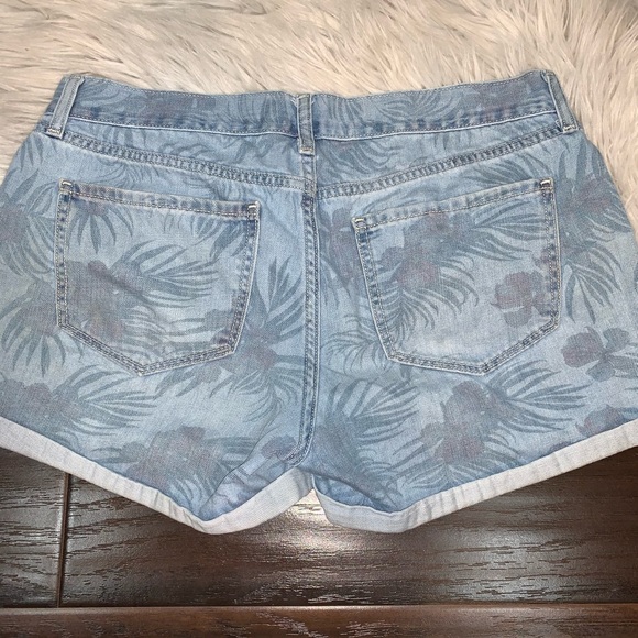 Old Navy Boyfriend Floral Shorts Women's Size 6 - Picture 2 of 4